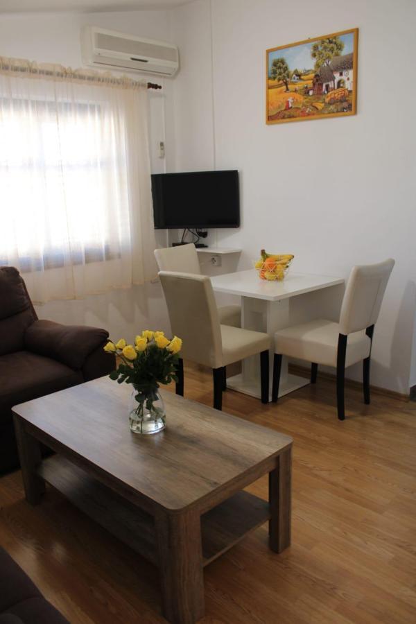 Apartments Renata Donji Seget Exterior foto